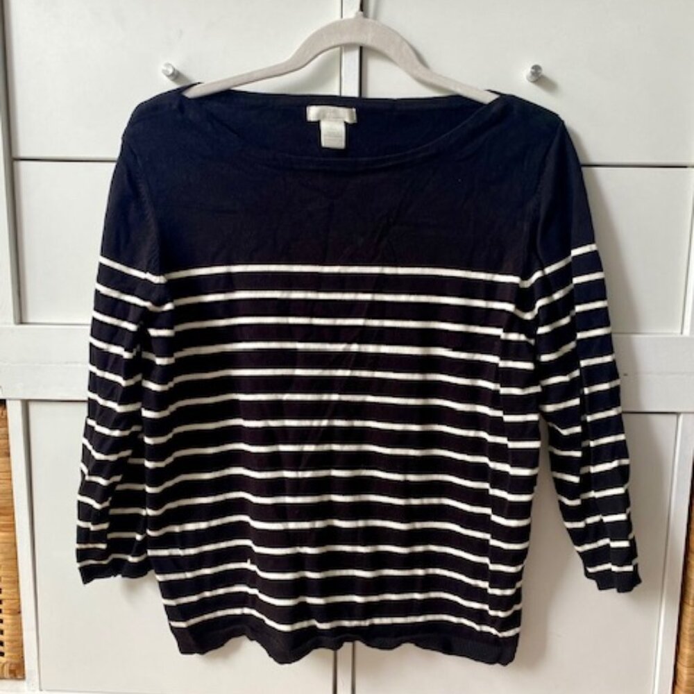 Black stripped sweater shirt